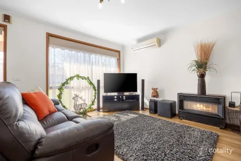 Property photo of 4 Parkside Road Delacombe VIC 3356