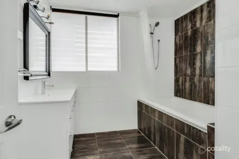 Property photo of 24 Magnolia Drive Southport QLD 4215