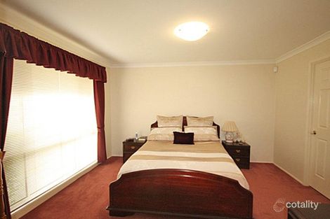 Property photo of 4 McLaughlin Circuit Bradbury NSW 2560