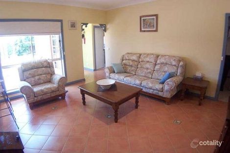 Property photo of 25 Poplar Crescent Jerrabomberra NSW 2619