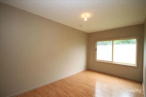 8 Oak Gr, Springvale, VIC 3171