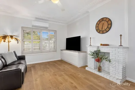 Property photo of 34 Rickard Road North Narrabeen NSW 2101