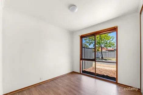 Property photo of 14 Simon Court Brookfield VIC 3338