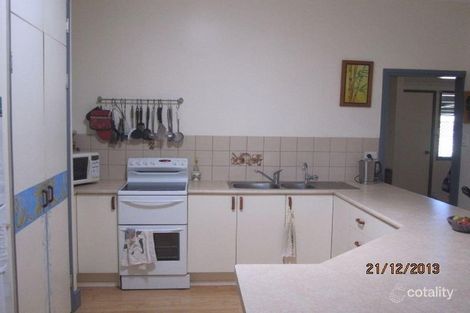 64 Barrow St, Gayndah, QLD 4625