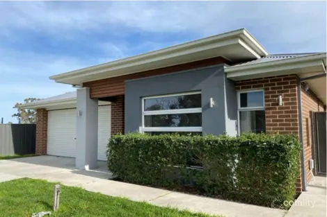 7 Swan Lake Dr, Sale, VIC 3850