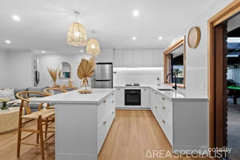Property photo of 165 Centre Road Langwarrin VIC 3910