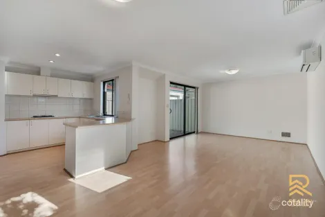 Property photo of 2/21 Holton Way Cannington WA 6107