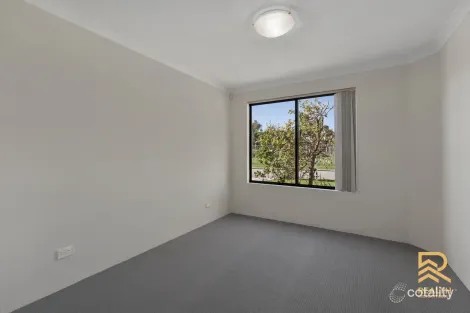 Property photo of 2/21 Holton Way Cannington WA 6107