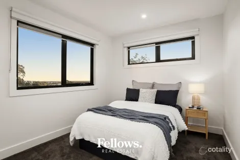 Property photo of 1/17 Rheanva Street Berwick VIC 3806