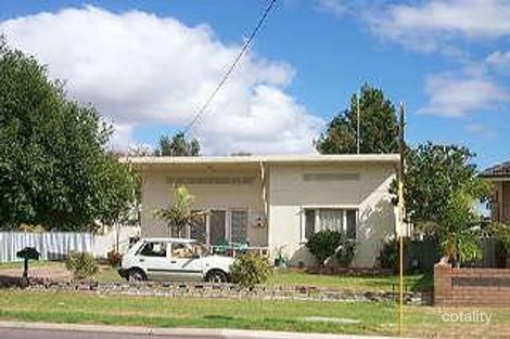 95 Centre St, Queens Park, WA 6107