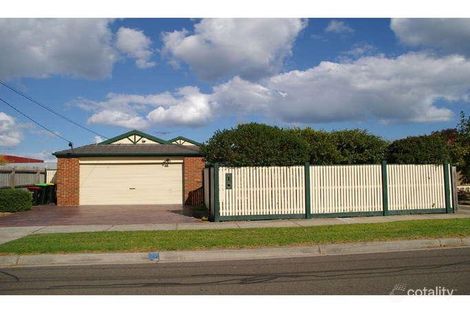 77 Scarlet St, Mordialloc, VIC 3195