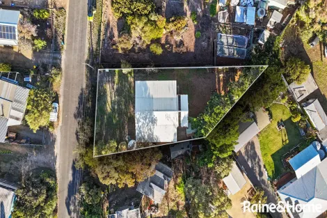 Property photo of 18 Lakeside Avenue Clayton Bay SA 5256