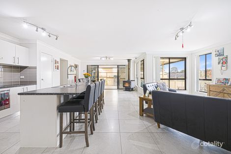 Property photo of 2 Wernicke Close Prairiewood NSW 2176