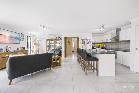 Property photo of 2 Wernicke Close Prairiewood NSW 2176