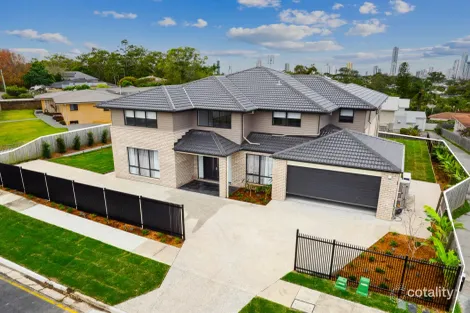 96 Ridgeway Ave, Southport, QLD 4215