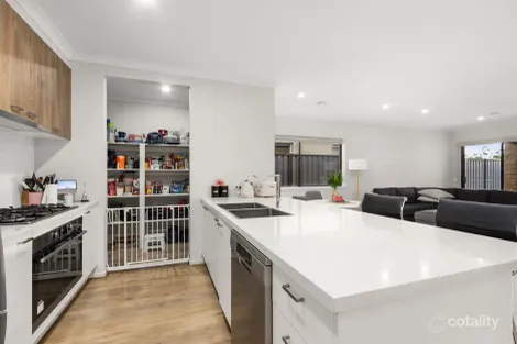 Property photo of 56 Riceflower Rise Wallan VIC 3756