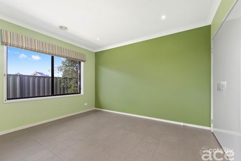 Property photo of 2 Sassafras Close Point Cook VIC 3030