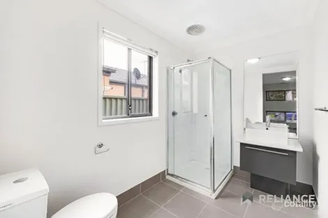 Property photo of 10 Barnsbury Road Wyndham Vale VIC 3024