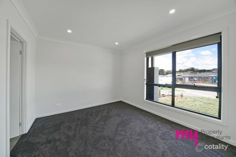 Property photo of 19 Cecilia Place Thirlmere NSW 2572
