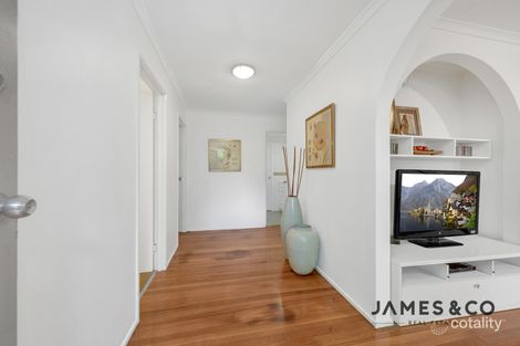 Property photo of 5 Vain Close Mill Park VIC 3082