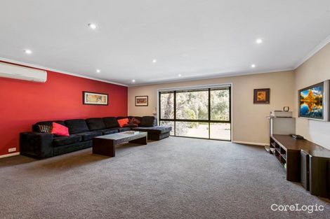 Property photo of 24 Belsay Chase Chirnside Park VIC 3116