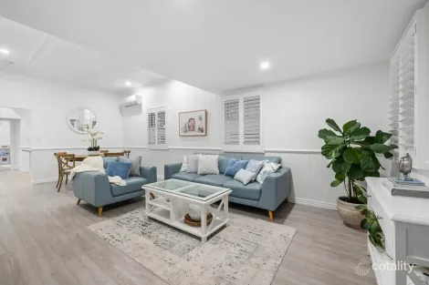 Property photo of 8 Kismet Street Camp Hill QLD 4152