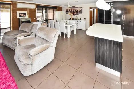 Property photo of 43 Hillside Gardens Desert Springs NT 0870