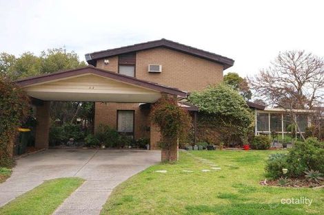 Property photo of 32 Akma Court Taylors Lakes VIC 3038