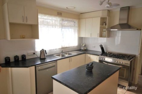 Property photo of 21 Isaac Smith Crescent Cranbourne VIC 3977