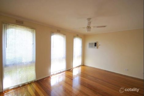 Property photo of 21 Isaac Smith Crescent Cranbourne VIC 3977
