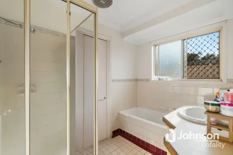 Property photo of 31 Rutyna Crescent Crestmead QLD 4132