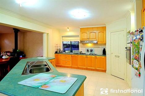 Property photo of 11 Gavinton Place Berwick VIC 3806