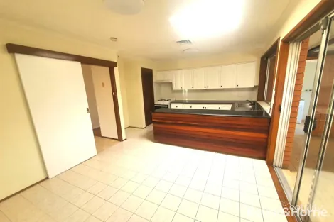 Property photo of 10 Manam Place Glenfield NSW 2167