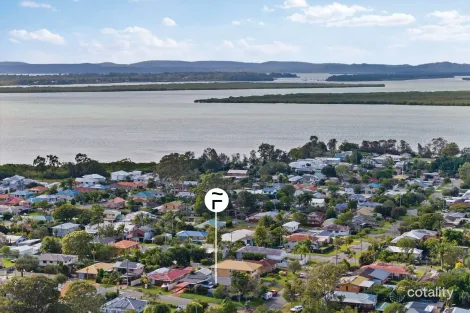 1 Carol St, Redland Bay, QLD 4165