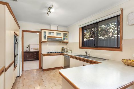 Property photo of 10 Sandy Court Taylors Lakes VIC 3038