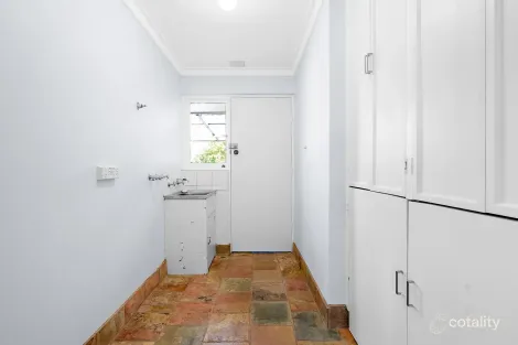 Property photo of 8 Pembury Crescent Ferndale WA 6148
