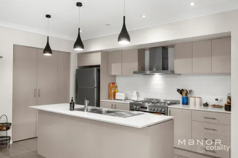 Property photo of 42 Fox Creek Circuit Kellyville NSW 2155