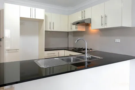 Property photo of 18/8-10 Shackel Avenue Brookvale NSW 2100