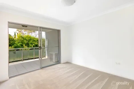 Property photo of 18/8-10 Shackel Avenue Brookvale NSW 2100