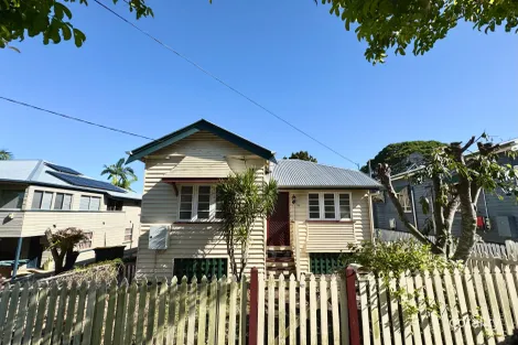 Property photo of 99 Pine Street Wynnum QLD 4178