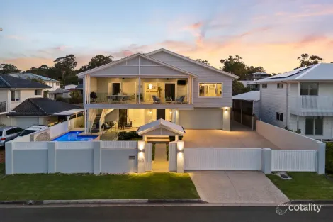 Property photo of 318 Queens Esplanade Birkdale QLD 4159