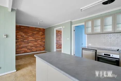 Property photo of 2/47C Old Bass Highway Wynyard TAS 7325