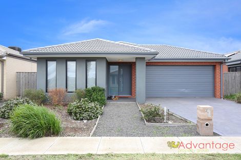 Property photo of 27 Goolwa Road Point Cook VIC 3030