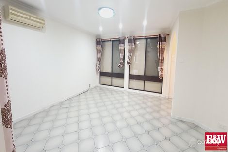 Property photo of 31 Saxonvale Crescent Edensor Park NSW 2176