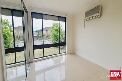 Property photo of 31 Saxonvale Crescent Edensor Park NSW 2176