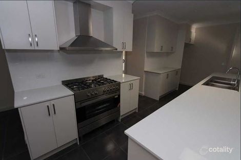Property photo of 21 Fairwater Drive Point Cook VIC 3030