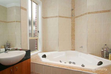 Property photo of 7 Berrima Close Craigieburn VIC 3064