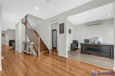 Property photo of 39 Cascade Terrace Craigieburn VIC 3064