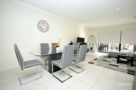 Property photo of 1/11 Tullamarina Avenue Tullamarine VIC 3043