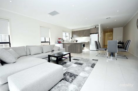 Property photo of 1/11 Tullamarina Avenue Tullamarine VIC 3043